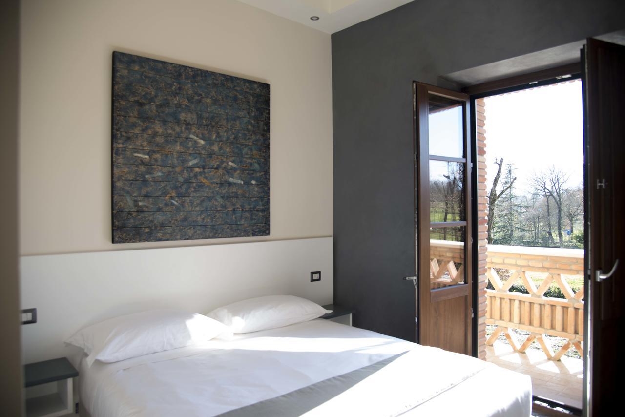 La Tenuta Di Trimalcione Pofi Экстерьер фото